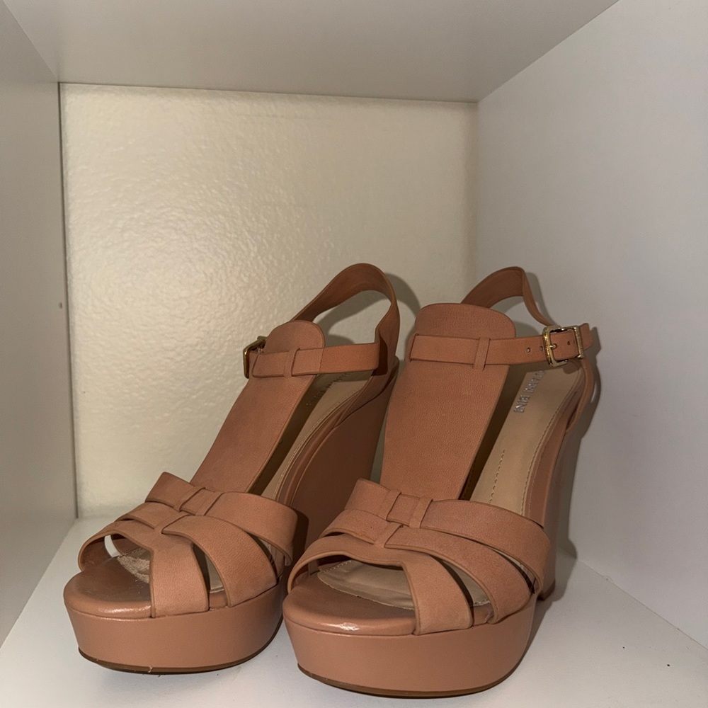 Gianni Bini Women's Tan Wedge Sandals